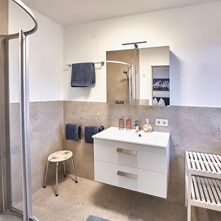 Haus Josef-herold-strasse 17a *